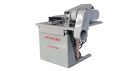 國(guó)外客戶定制的中頻爐，鑄錠機(jī)安裝現(xiàn)場(chǎng)（洛陽(yáng)萬(wàn)峰工業(yè)爐）